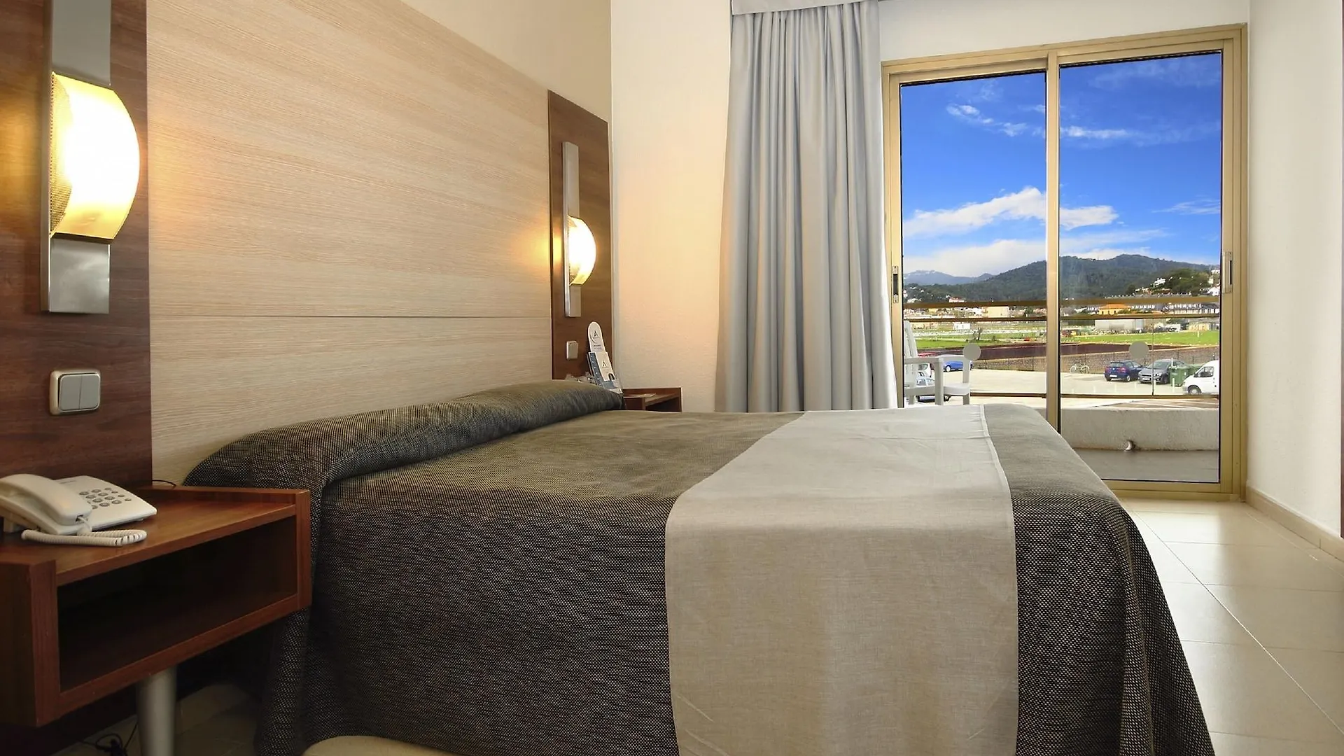 Aqua Hotel Aquamarina & Spa Санта-Сусанна